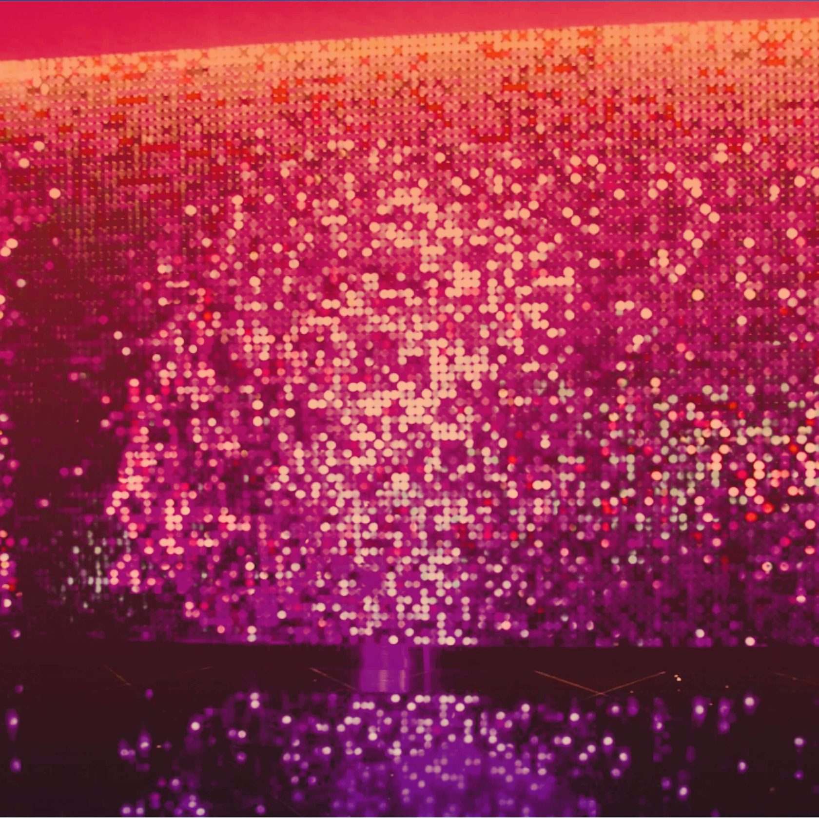 панели с блестящими пайетками в оформлении интерьеров