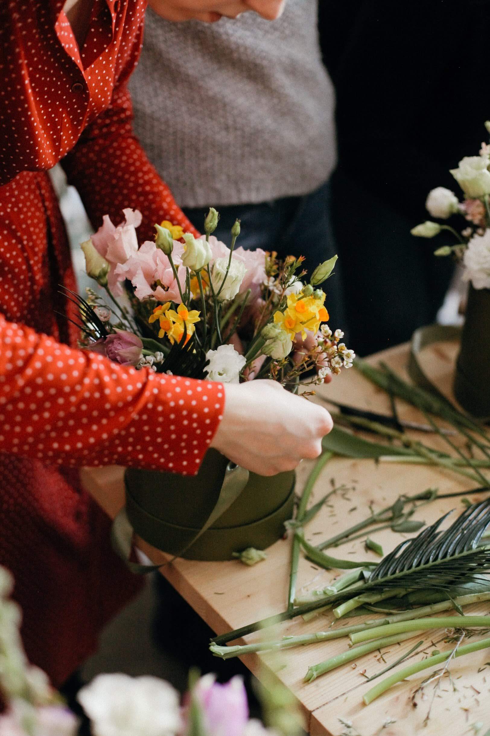 Мастер-классы по флористике купить в СПБ с доставкой в Kraft Flowers