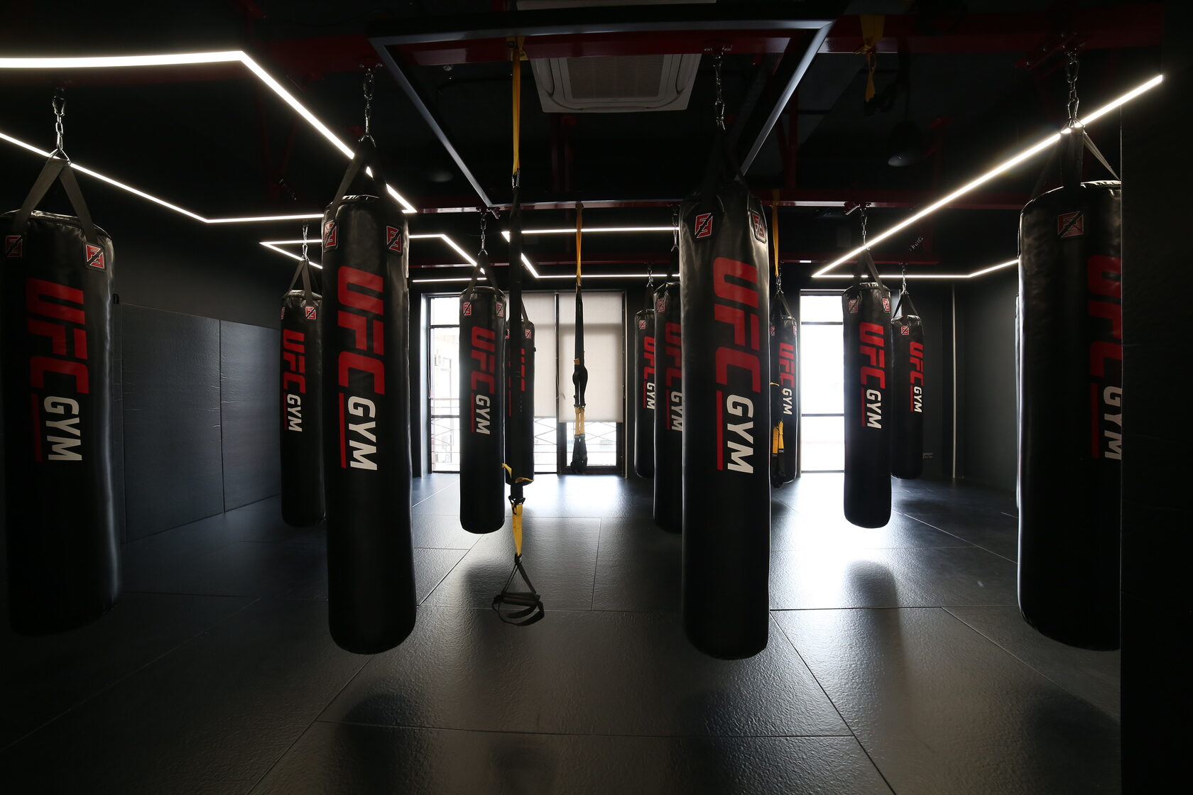 Ufc gym атриум. Функциональные тренировки в UFC Gym. UFC Gym Бишкек. Спортклуб UFC. Южный спортклуб UFC.