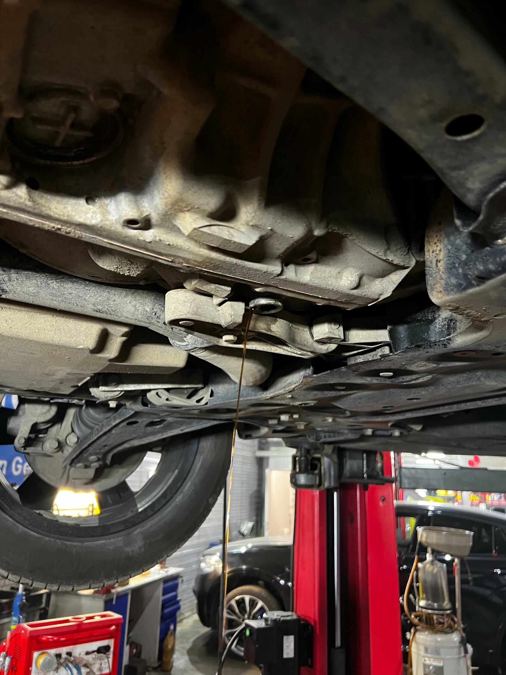 Корректировка уровня масла Volvo