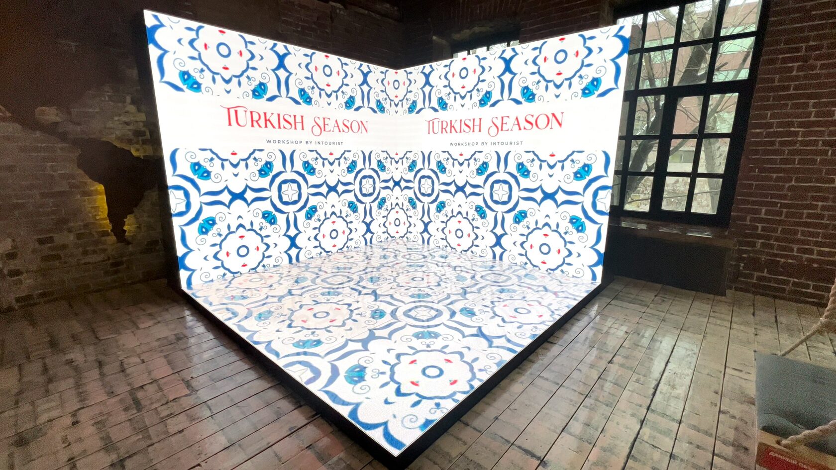 Угловая LED-фотозона аренда фотозоны Москва