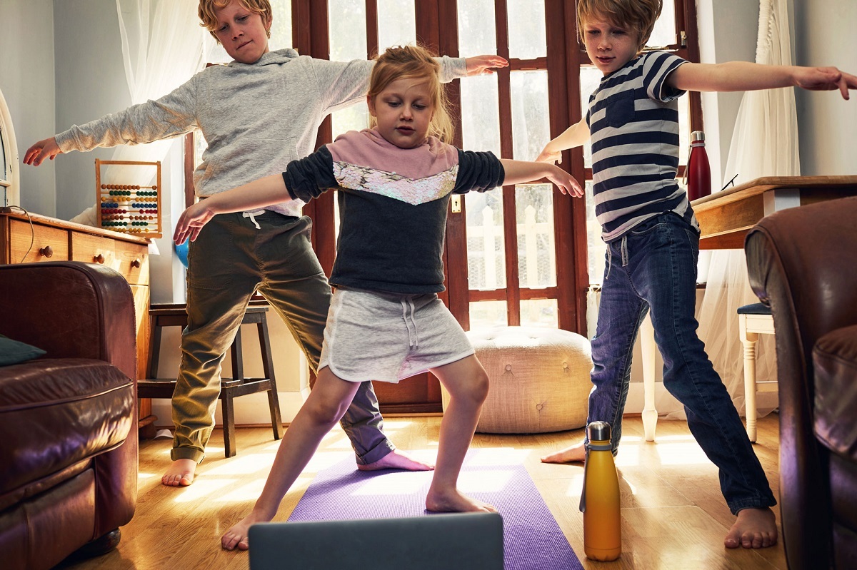 Занятия йогой для детей — польза, противопоказания, поиск преподавателя ...