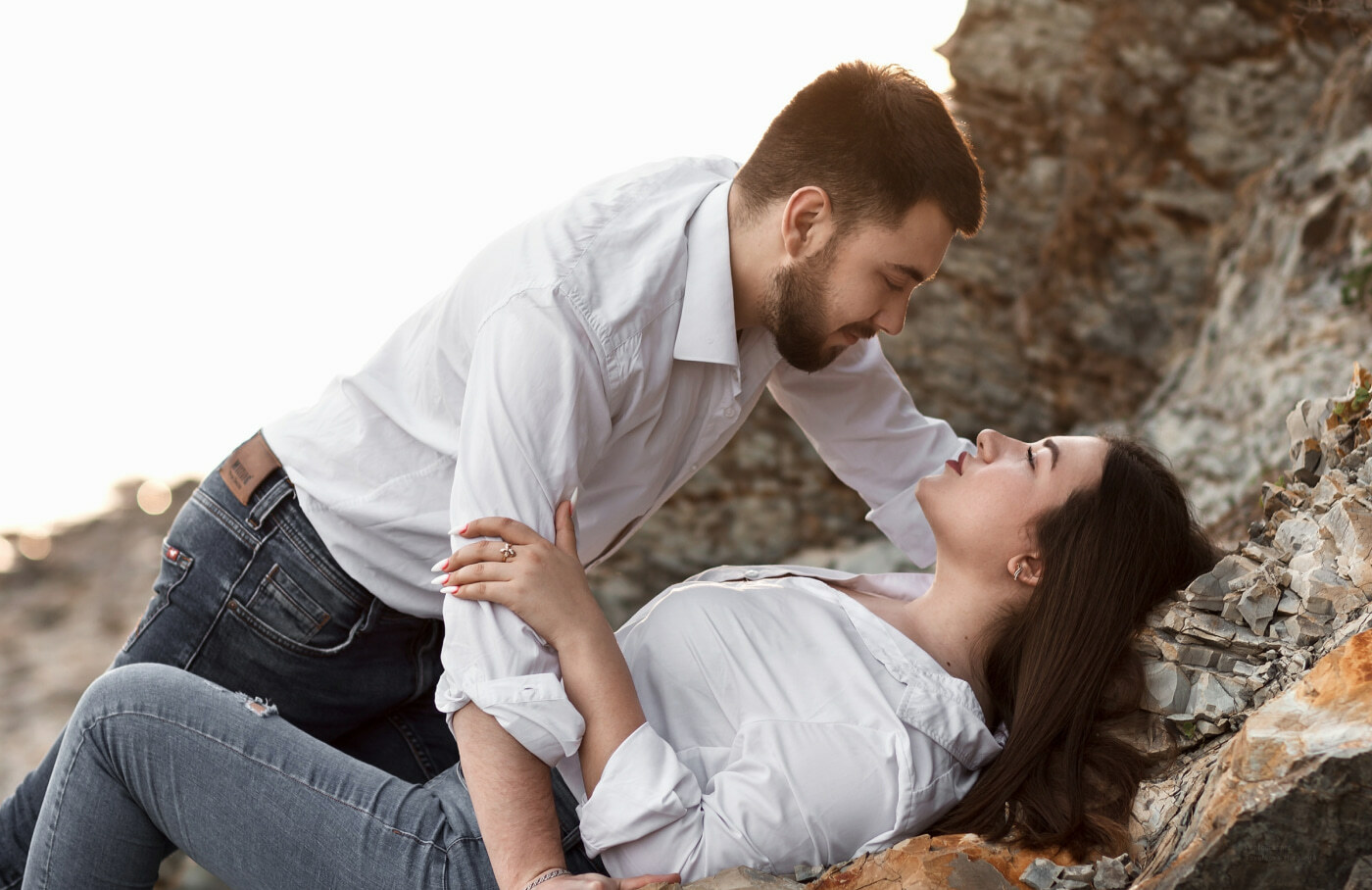 Жалаңаш тізе мен жамбасты құю фотосы Үлкен табиғи порно порно