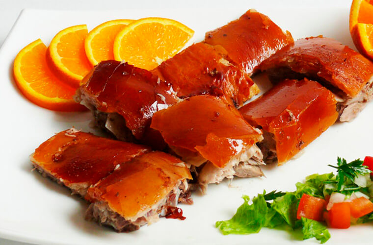 Жареный поросенок лейтау асаду (leitão assado) фото