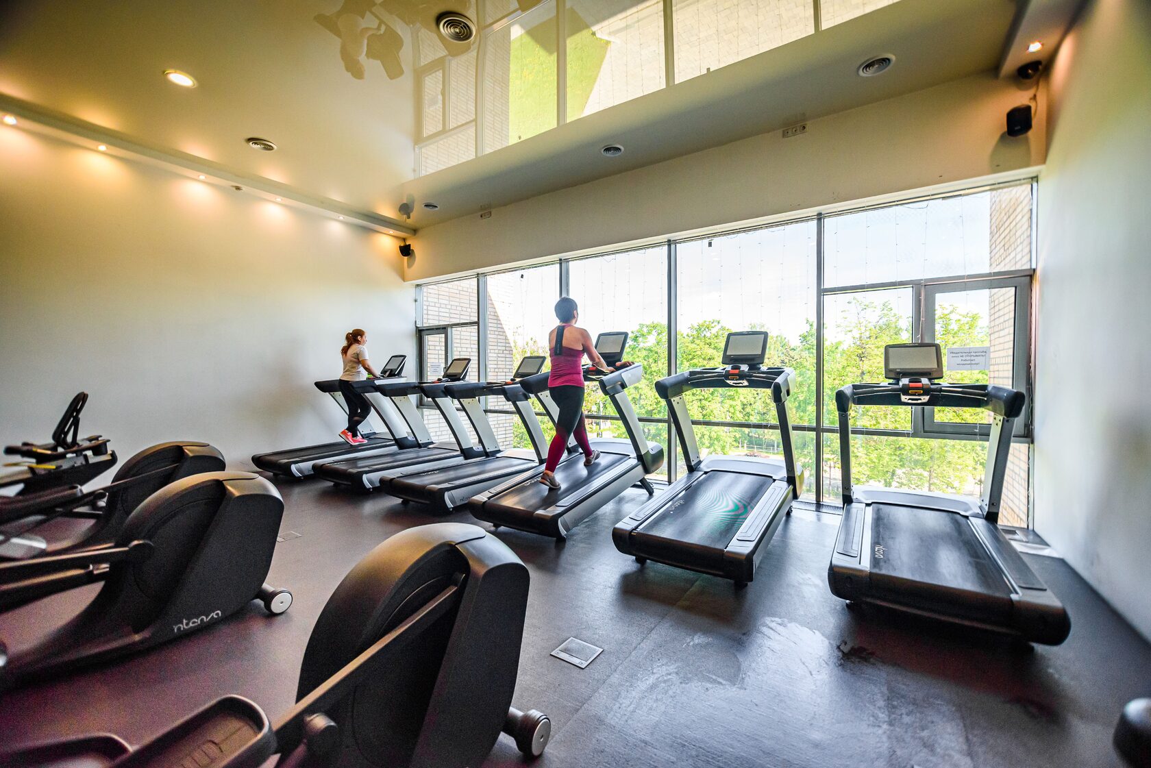 Фитнес балашиха цены. Алсена фитнес. Алсена Балашиха бассейн. Балашиха тренажерный зал Алсена. Алсена фитнес Балашиха расположение залов.