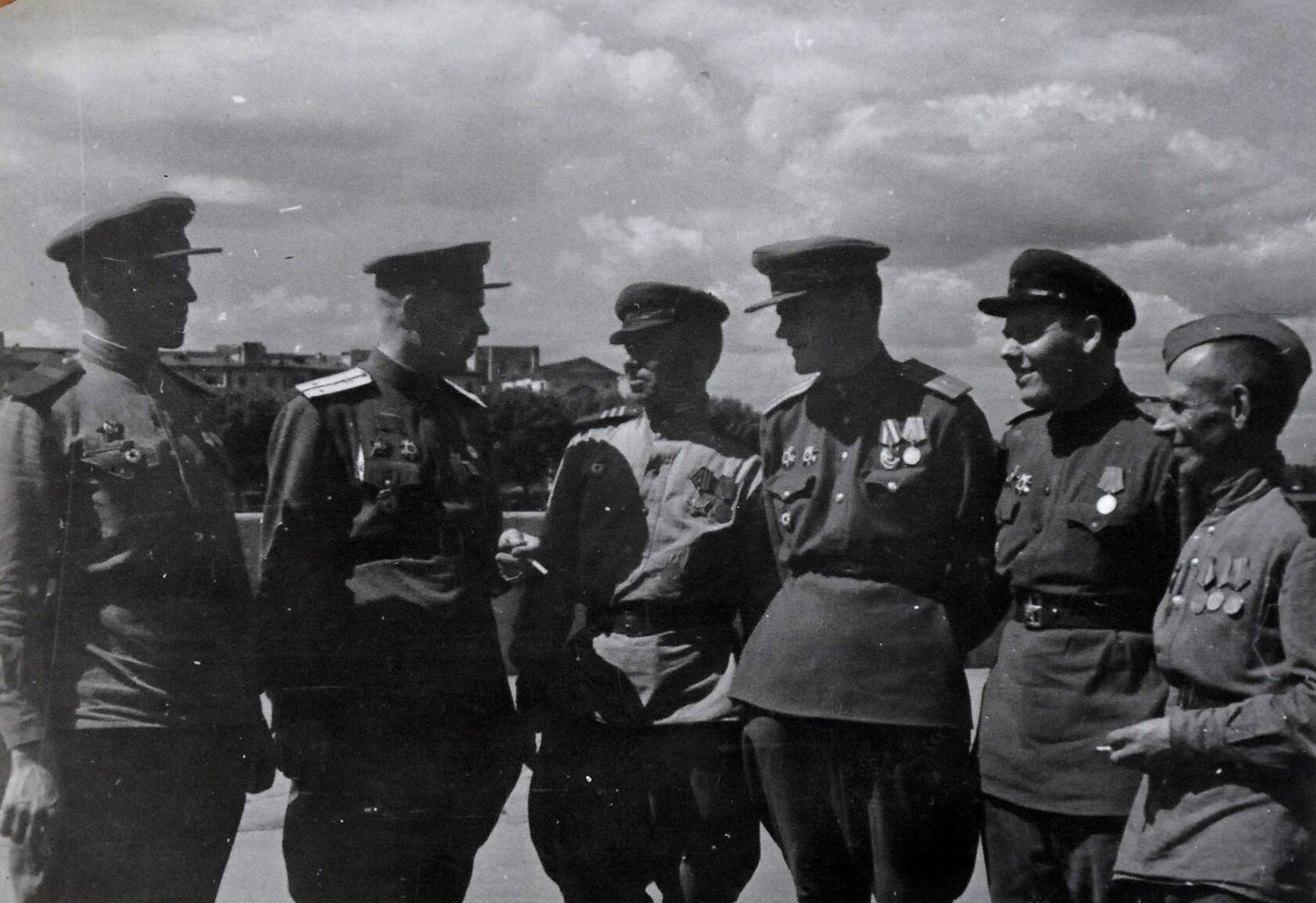 Гвардейцы в гостях у уральцев, г. Свердловск. [1945 г.] 