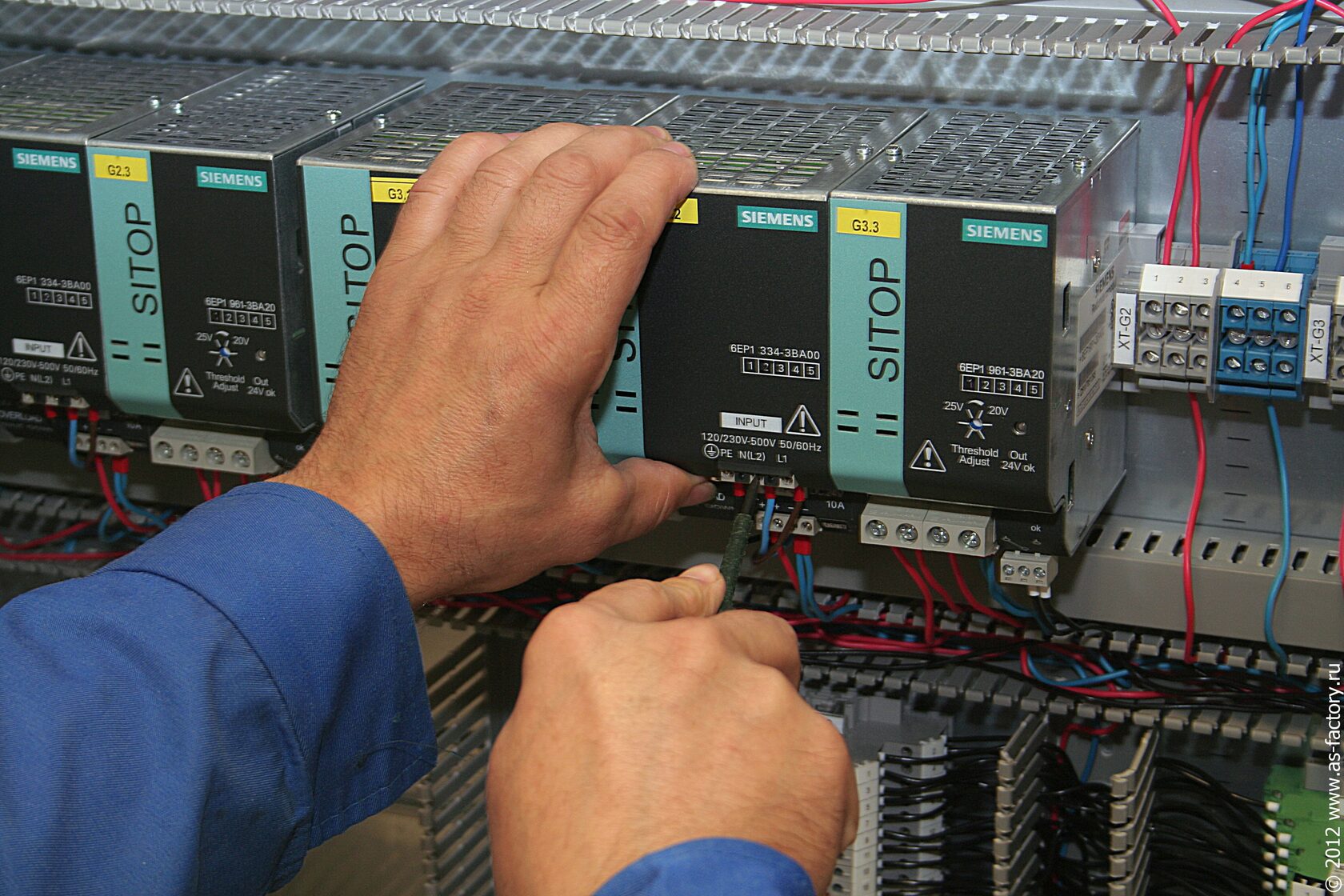Технологические защиты и автоматика. Siemens 511 частотный преобразователь. Блок питания для контроллера Сименс. Промышленный контроллер. Монтаж систем автоматизации.
