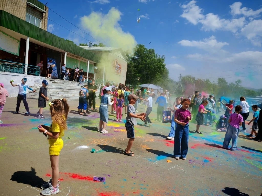 🎨