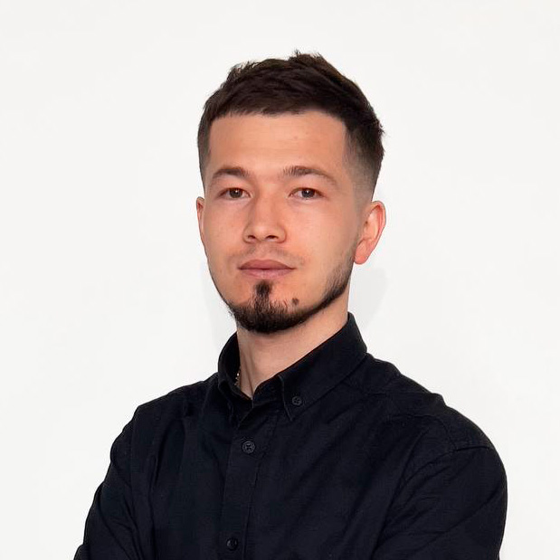 Иззат Саттаров — преподаватель школы