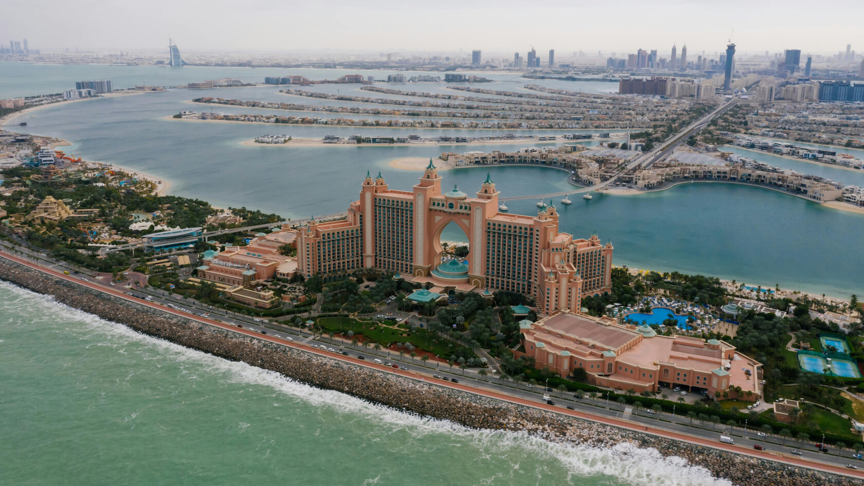 ОАЭ (Объединённые Арабские Эмираты)