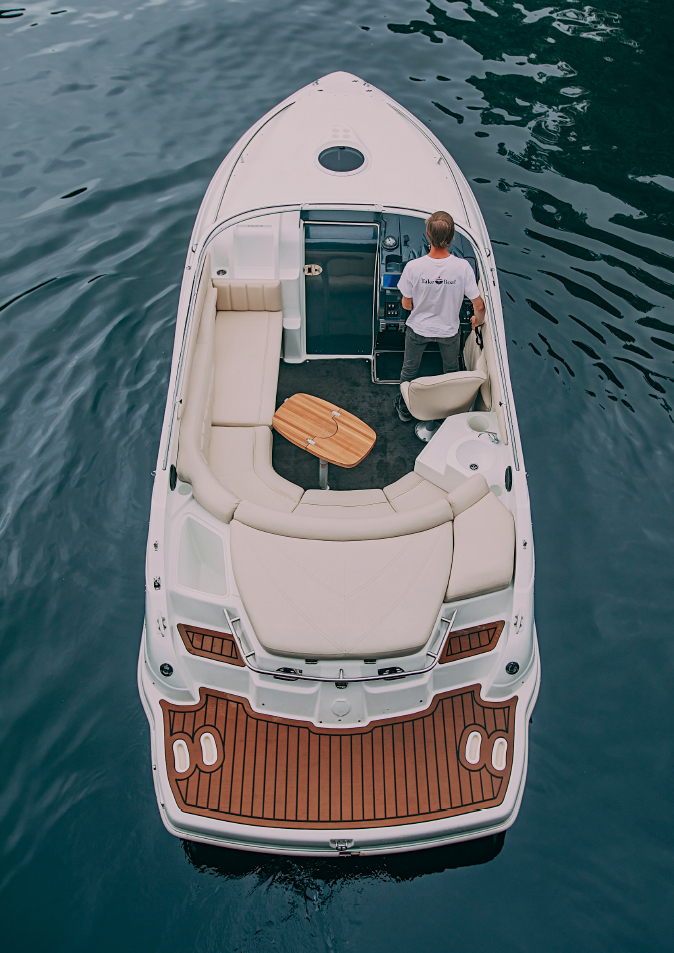 Катер Эйфория - площадка для купания