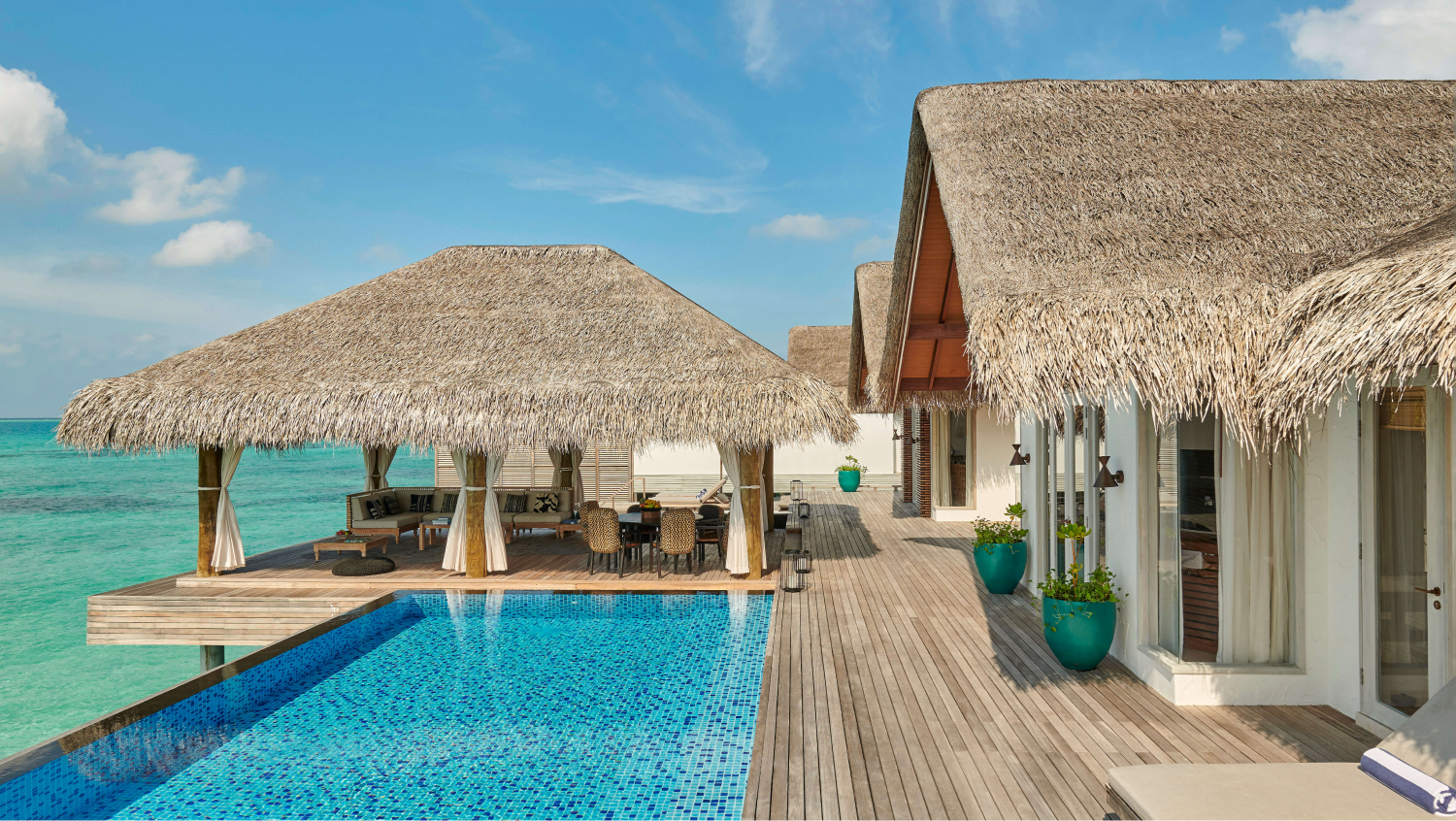 Отдых 2024 куда. Fairmont Мальдивы. Fairmont Maldives Sirru Fen Fushi бассейн Инфинити. Fairmont Мальдивы Water Villa. Sirru Fen Fushi Мальдивы.