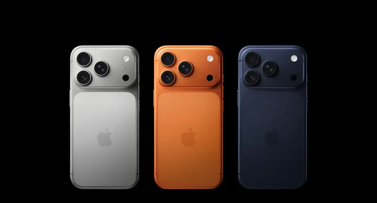 iPhone 17 Pro Max три цвета космический оранжевый глубокий синий серебристый флагман 2026