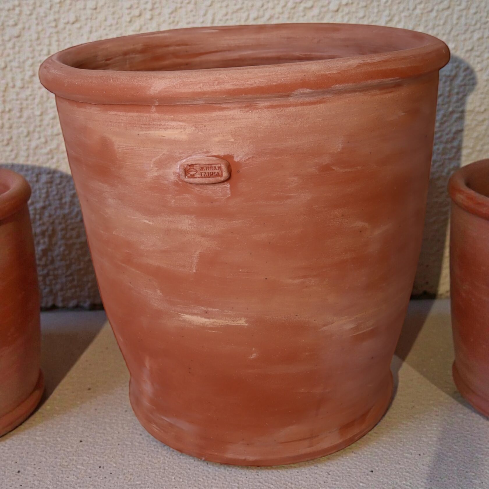 Большой керамический горшок