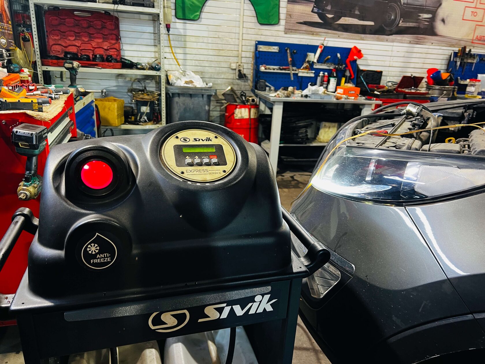 Процесс аппаратной замены антифриза на Kia