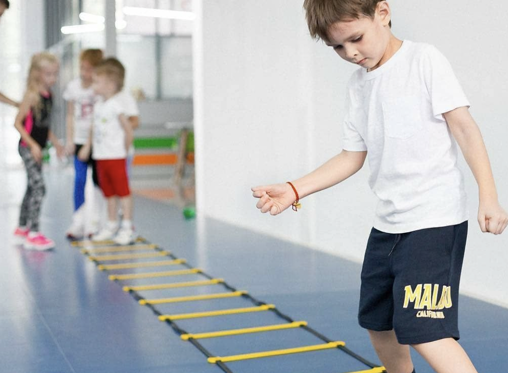 Быстро координация. Координационная лестница для детей. Спортивные занятия. Спортивные занятия для детей. Детские тренировки.
