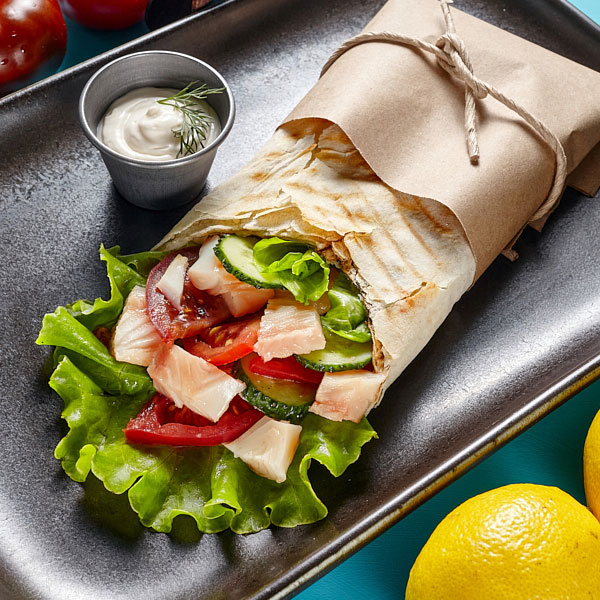 Рыба агонь ул пугачева 1б фото. Фиш ролл. Фиш ролл вкусно и точка. Фиш ролл в Троицке.