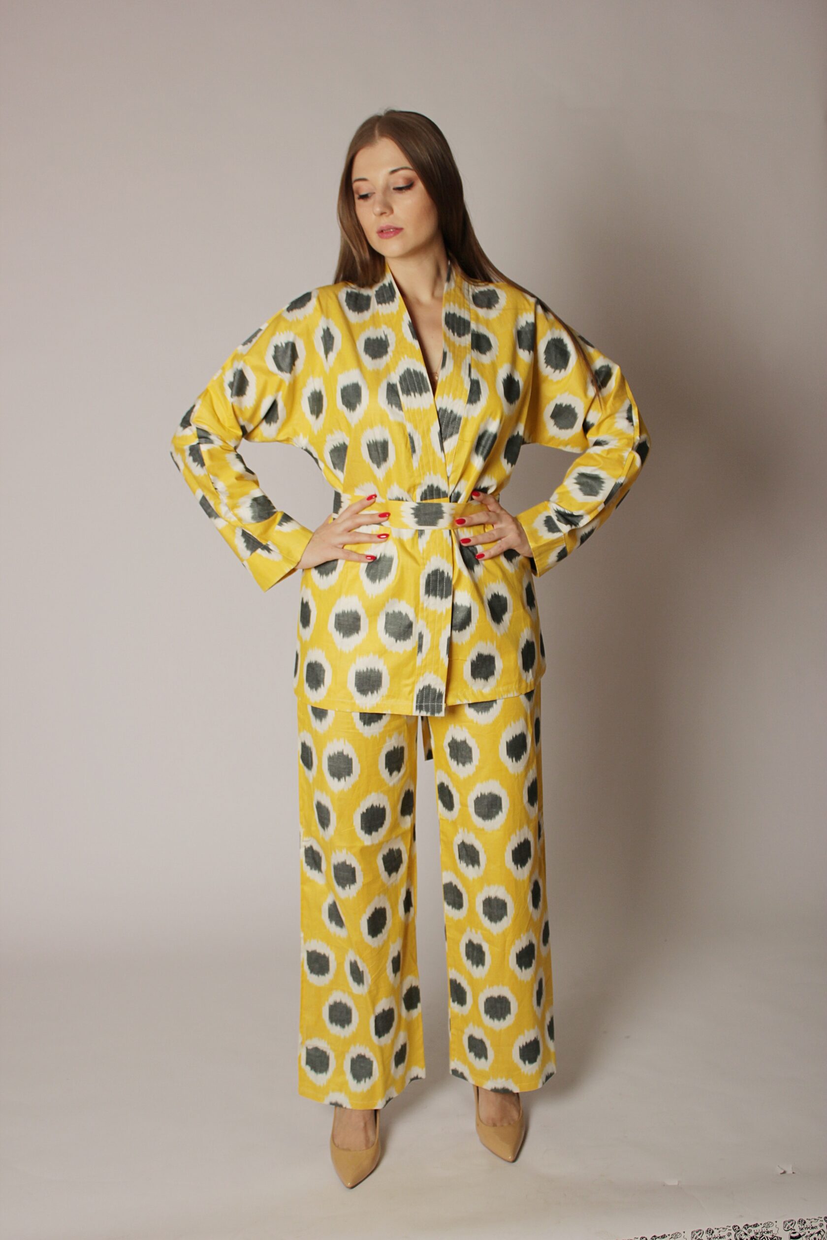 Халат, кимоно, костюм женский. Купить в магазине navigatore. На сайте, озон (ozon), маркете. В москве, спб, по всей россии. Красивый, модный, пляжный, удобный, домашний (home), турецкий, узбесккий, премиум, натуральный, восточный, желтый.