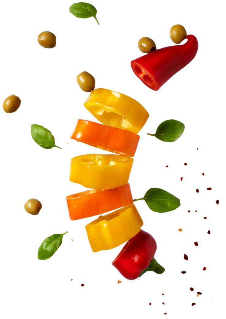 Перец Рамиро, зеленые оливки и базилик