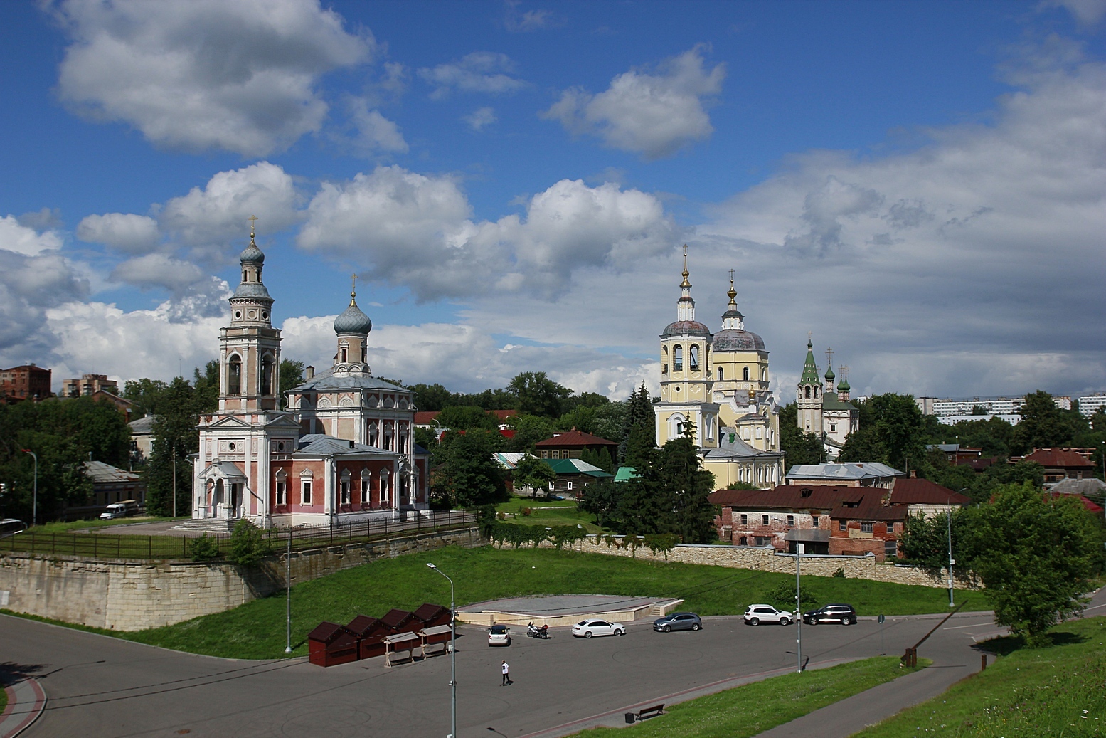 Подмосковные города которые стоит посетить. Серпуховский Кремль достопримечательности Серпухова. Серпуховский Кремль экскурсии. Красивые города Подмосковья. Экскурсии по Подмосковью.