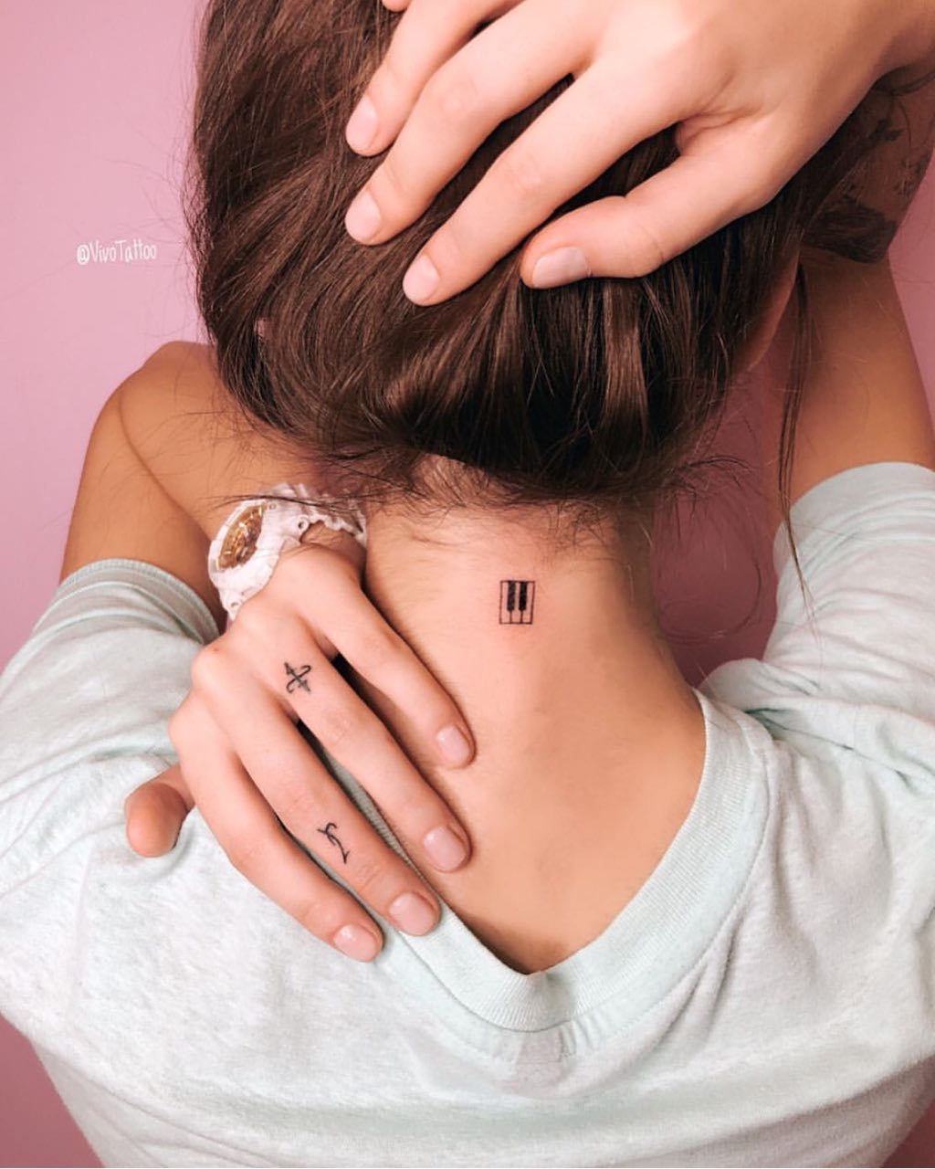 Идеи Татуировки на ребре ладони для девушек
