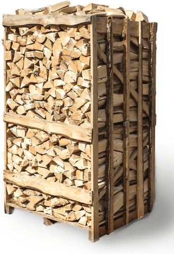 Ящик колотых дров на фоне