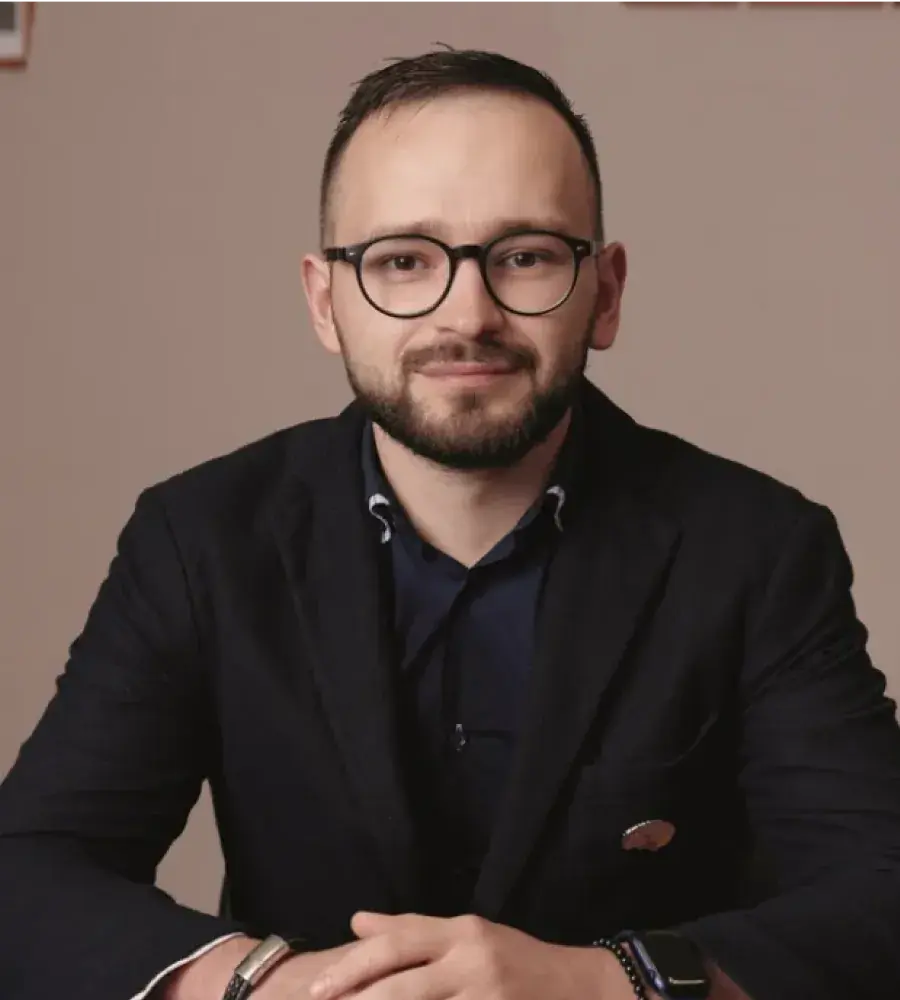 Денис Ермаков — преподаватель курса
