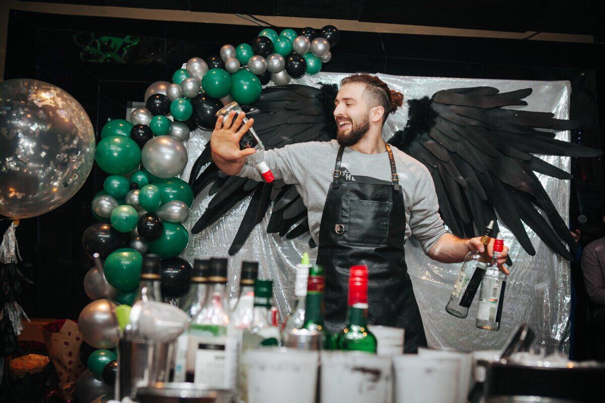 Выездной бар, бармен шоу в Москве. Портфолио Event Hooligans