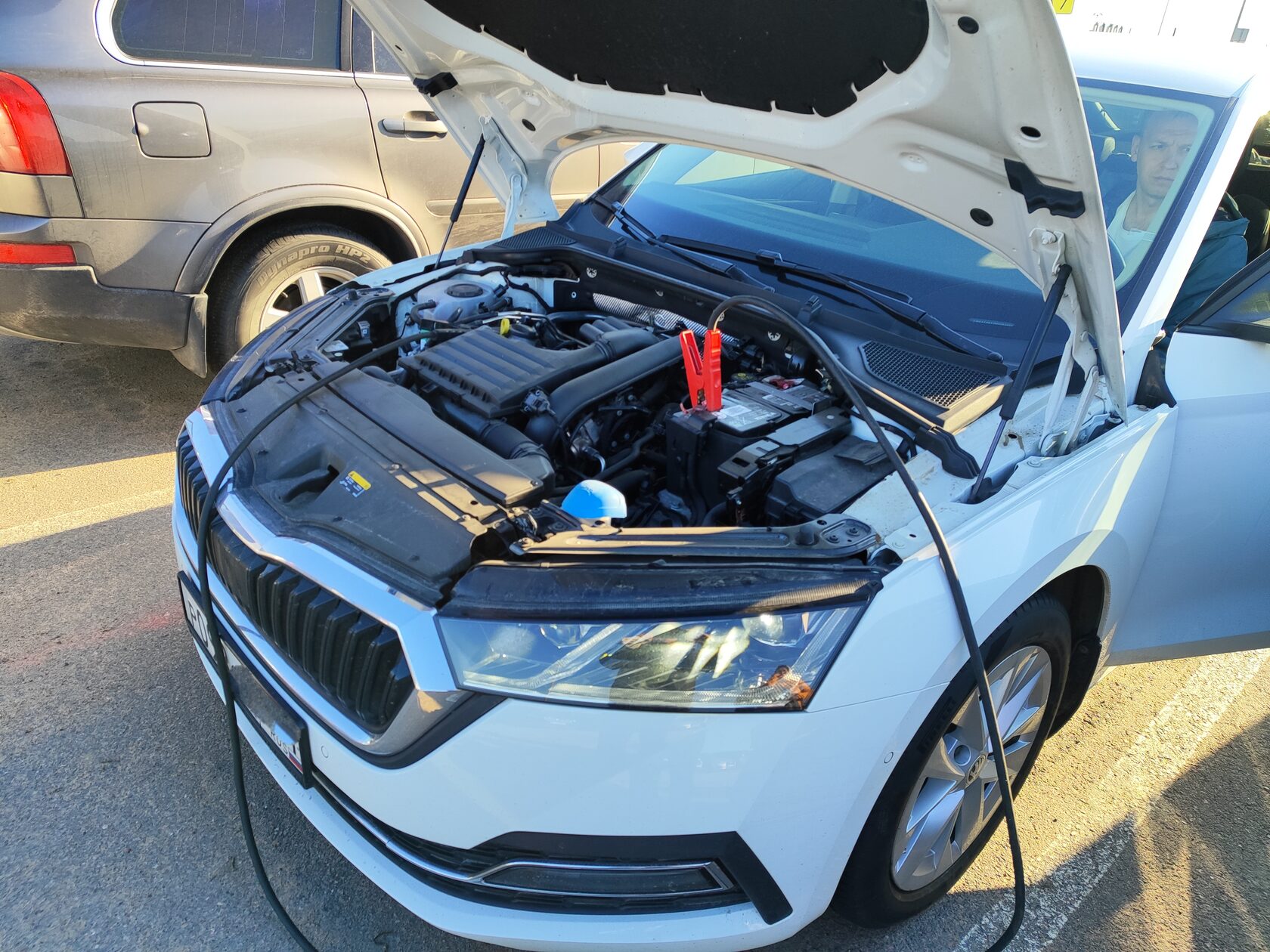 Зарядить аккумулятор автомобиля в СПб с выездом