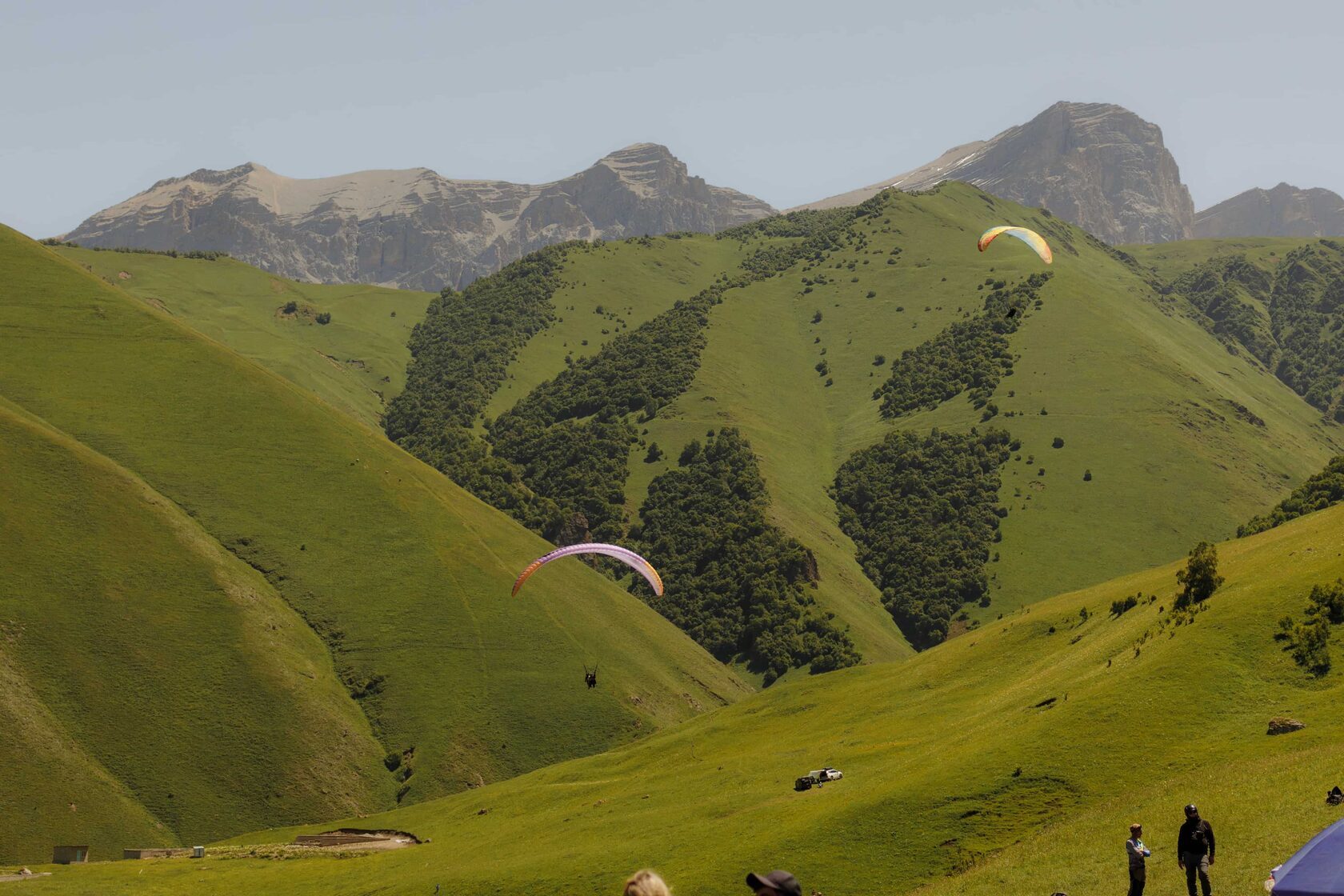 Полет на парапланах в авторском туре на Чегем от Старостин тревел