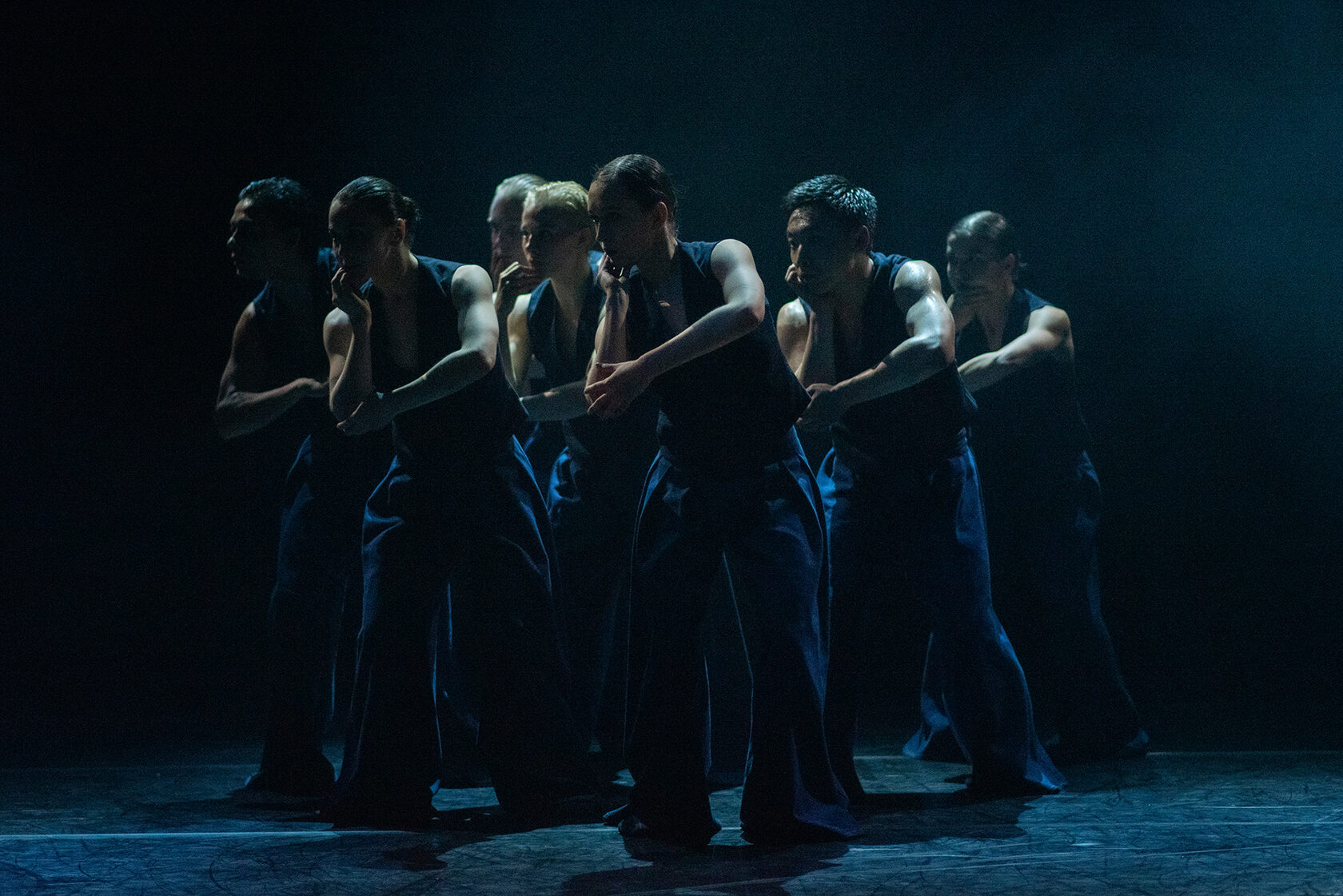 Бесчеловечность. Бессердечность к себе. Гнев и милосердие. Бессердечно это. Стихи про невежливость.