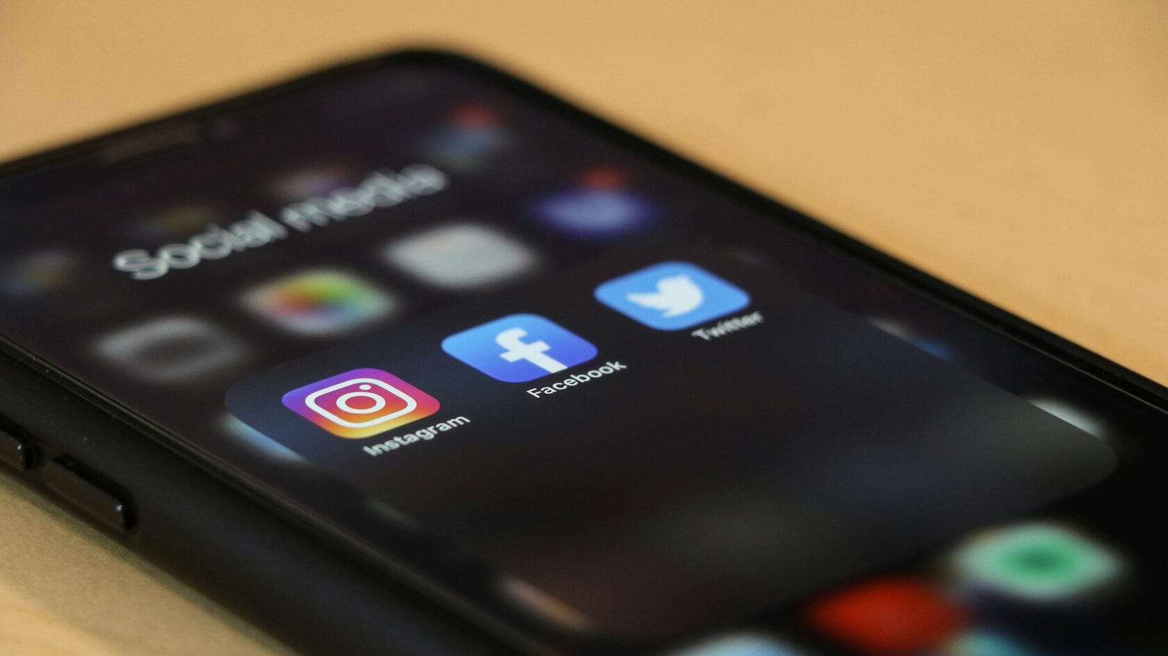 How to choose an SMM agency or specialist: a checklist for business