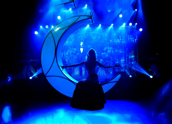 артистка на луне