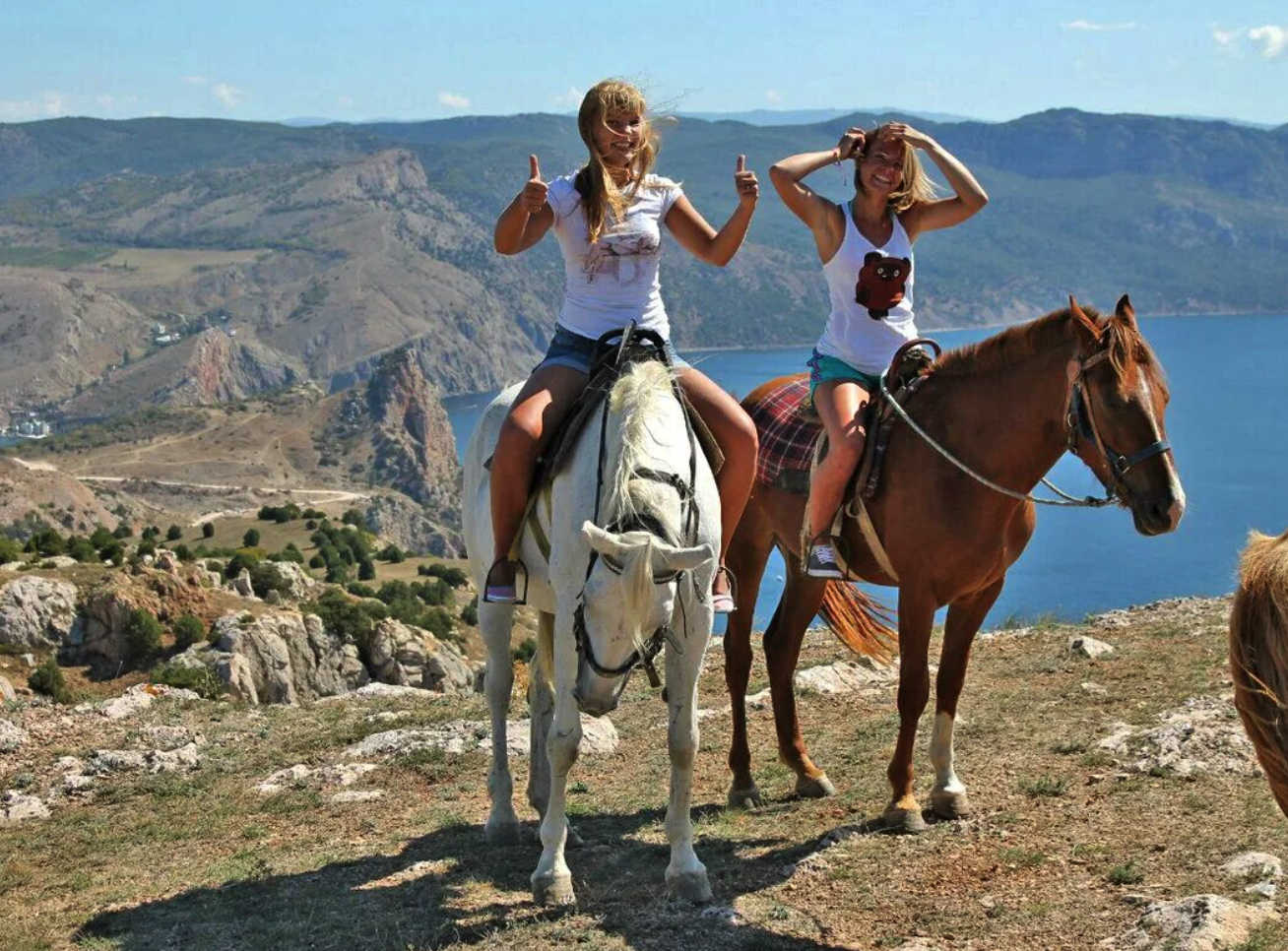Конюшня экскурсии. Карадаг конные прогулки. Верхний Мизур конные прогулки. Конная прогулка гора ай-Петри Крым.