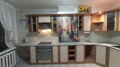 Глянцевая столешница и мойка