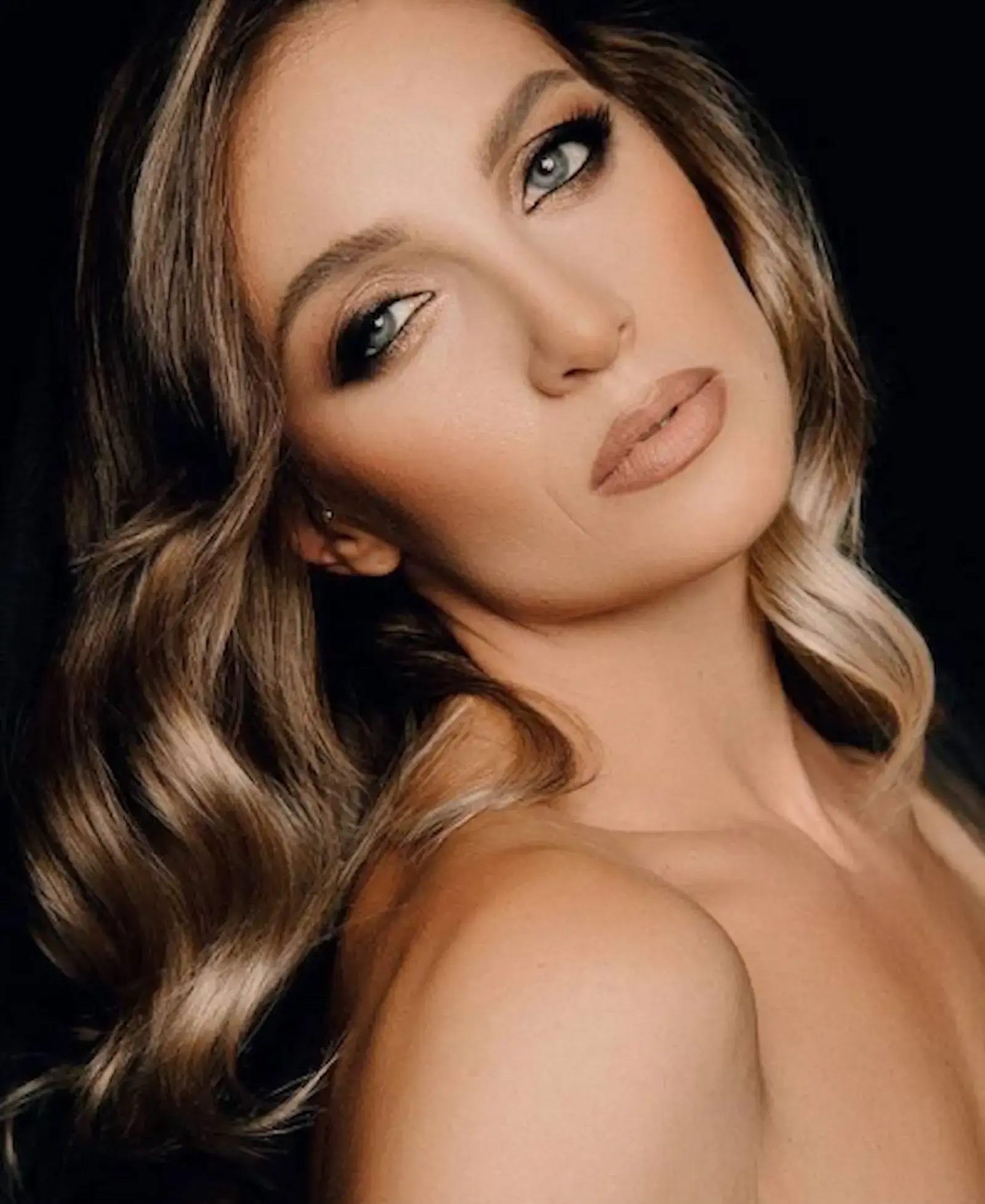 Анна Мельникова