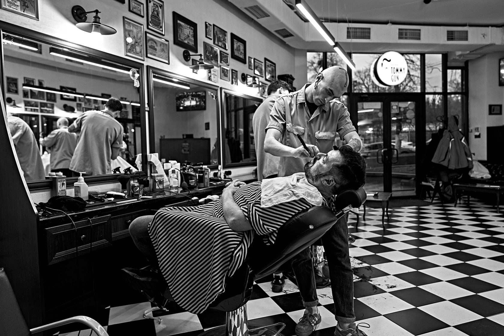 Slideshow roxy reynolds barber.