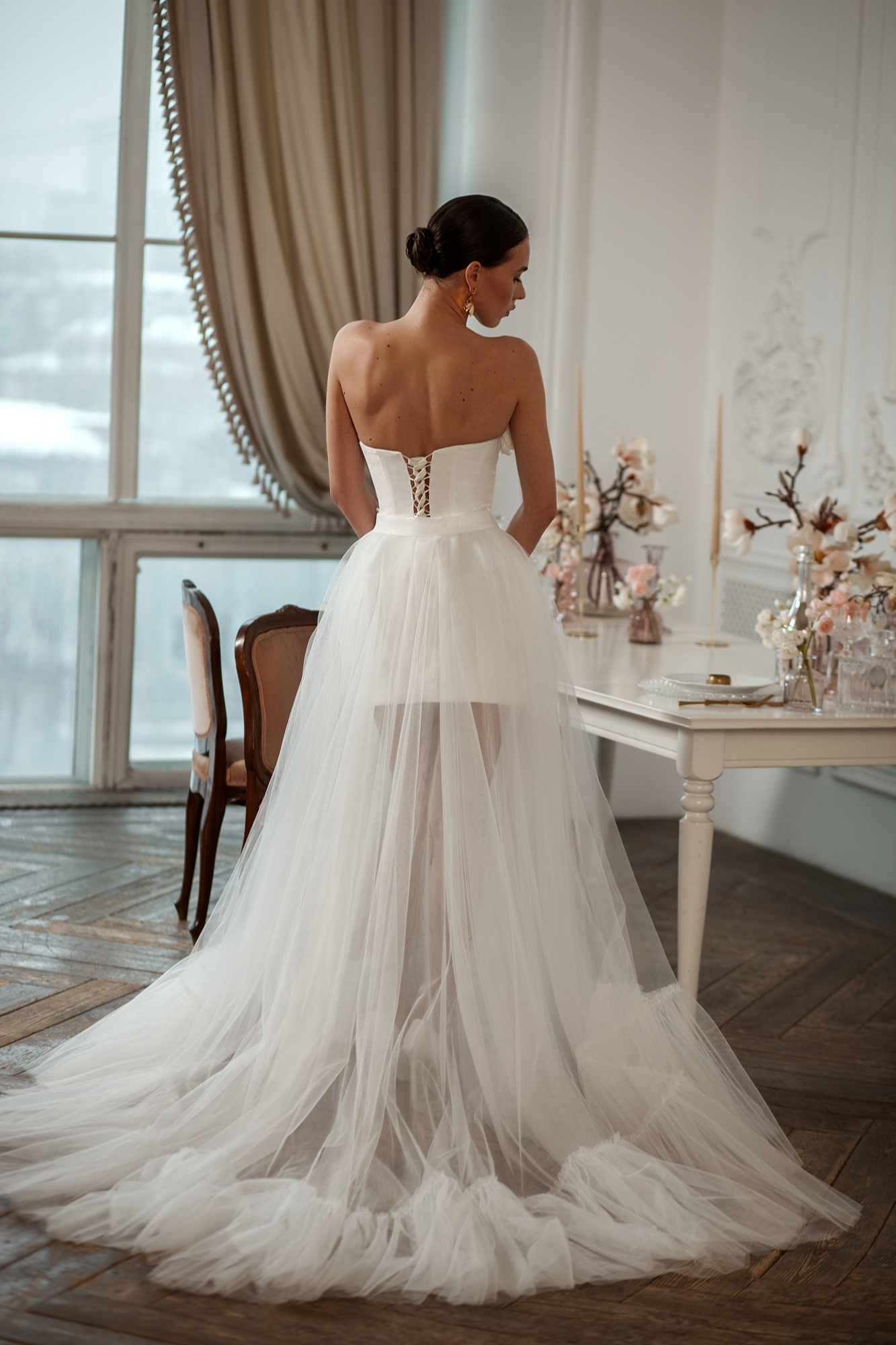 Свадебное платье короткое со шлейфом Батайск