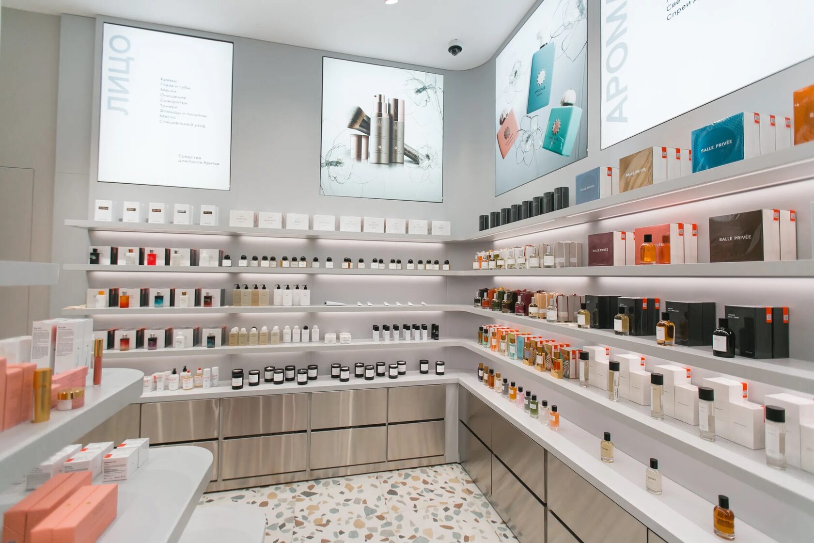 Торговая мебель в Калининграде