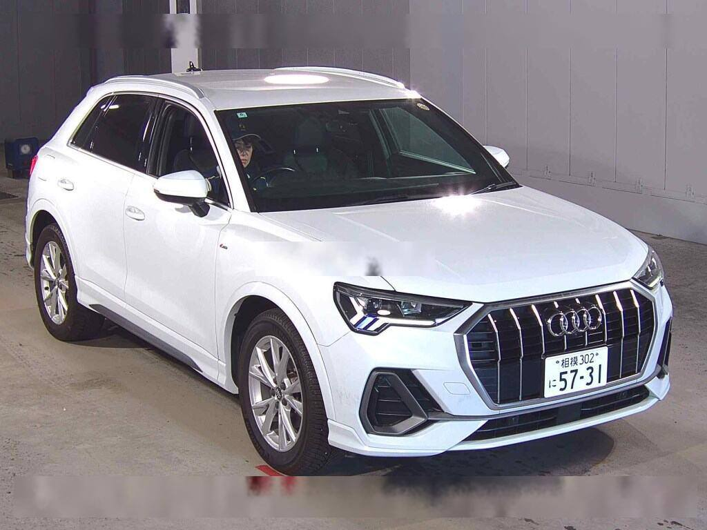 Audi Q3 35 TFSI S line, 2020