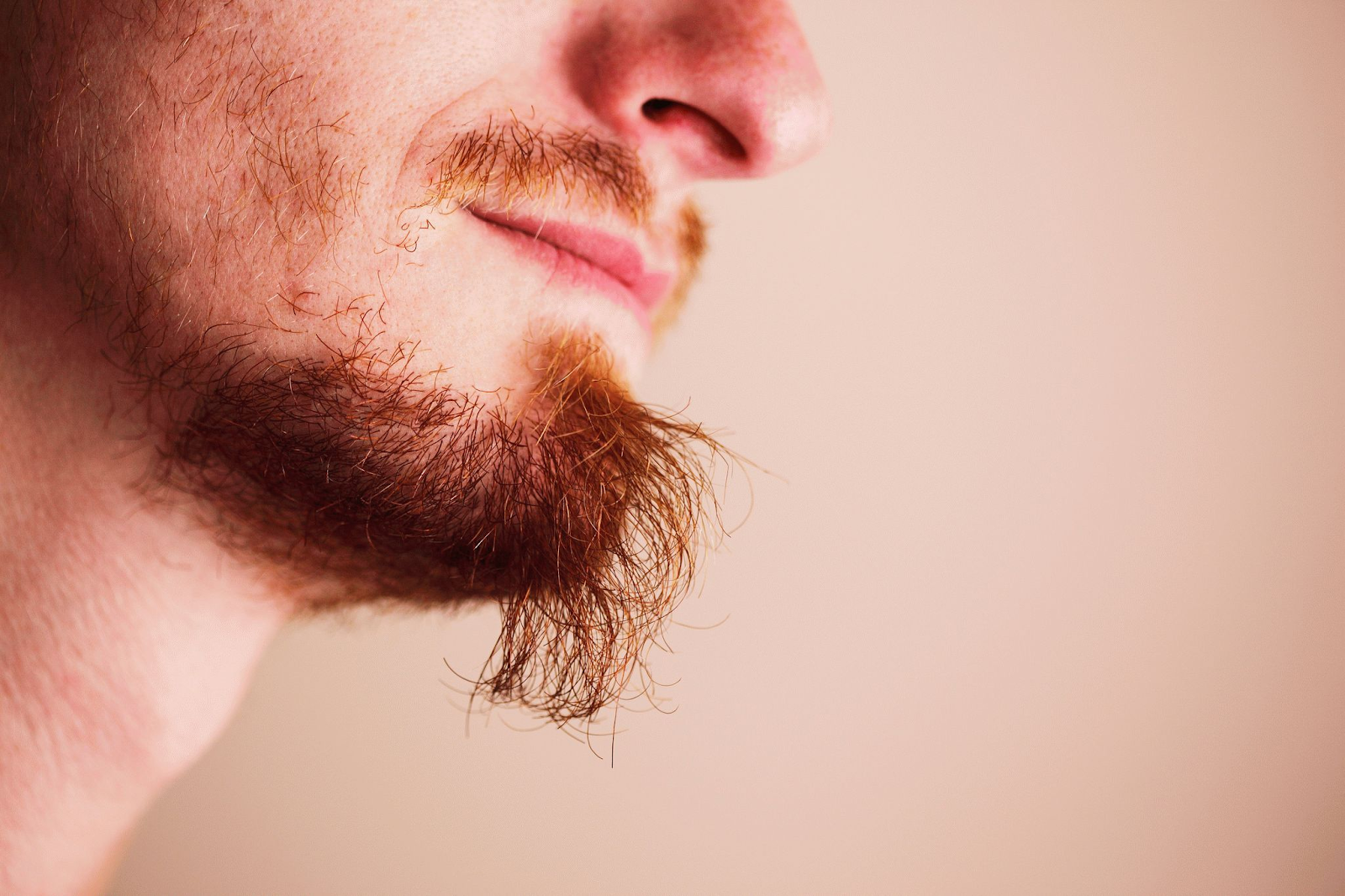 Как подровнять бороду