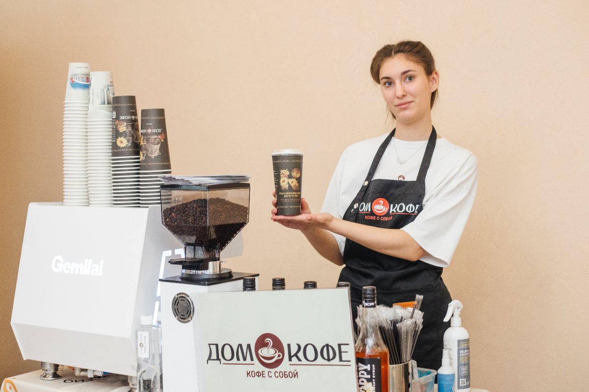 «Дом кофе» Галины Каплуновой начал использовать брендбук «Кемеровской росписи»
