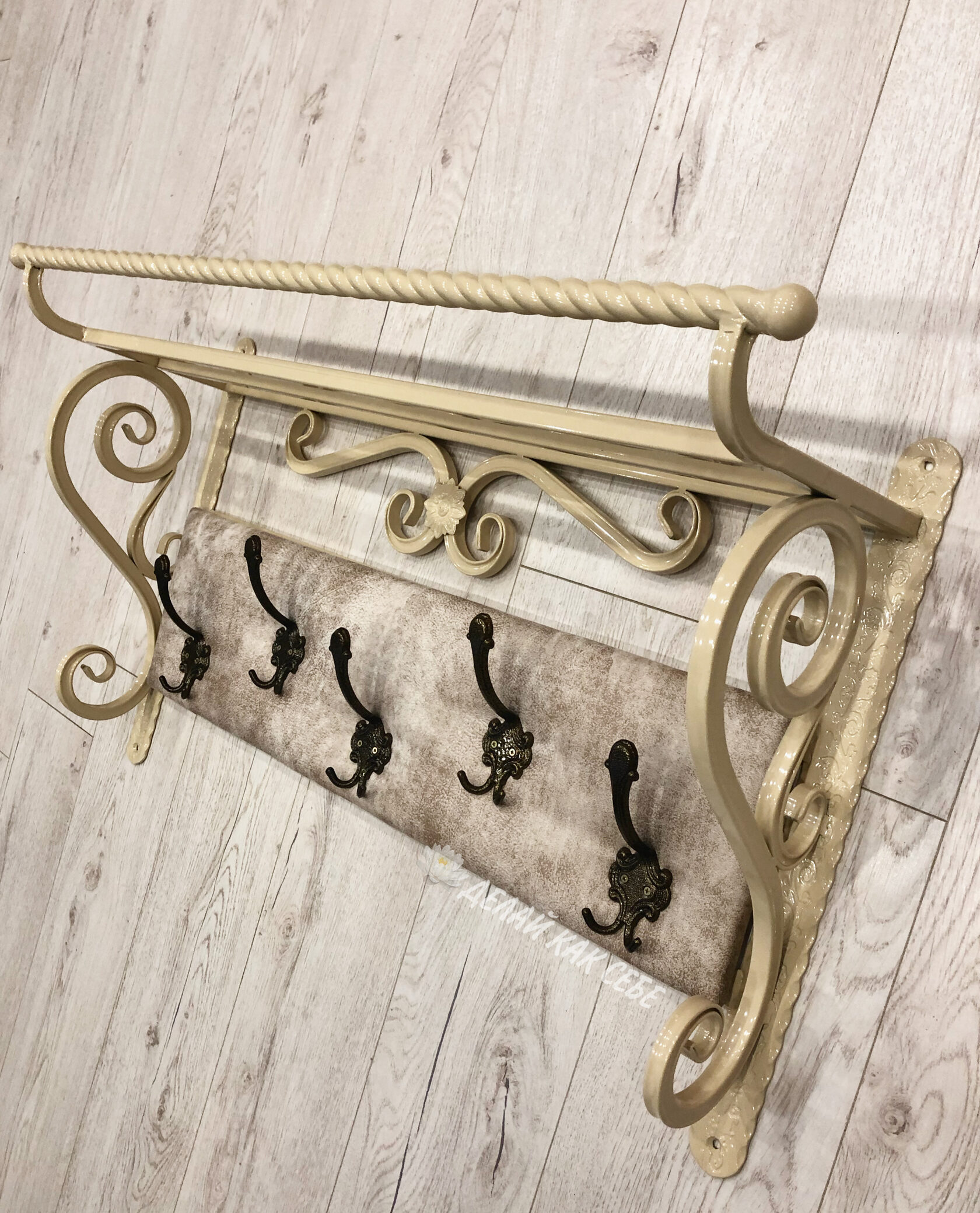 Вешалка настенная кованая 40-1299w. Кованые вешалки в прихожую. Кованые вешалки. Кованная прихожая. Кованые вешалки.
