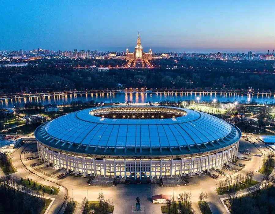 Стадион «Лужники» вечером, фото из раздела о локации на сайте застройщика