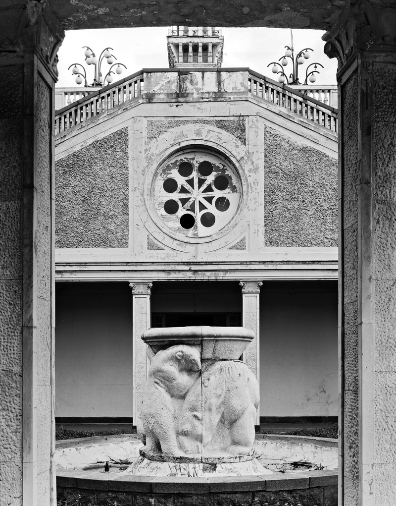 Fountain of the Northern River Terminal. Moscow. 2005. BW Negative 4×5 inch.