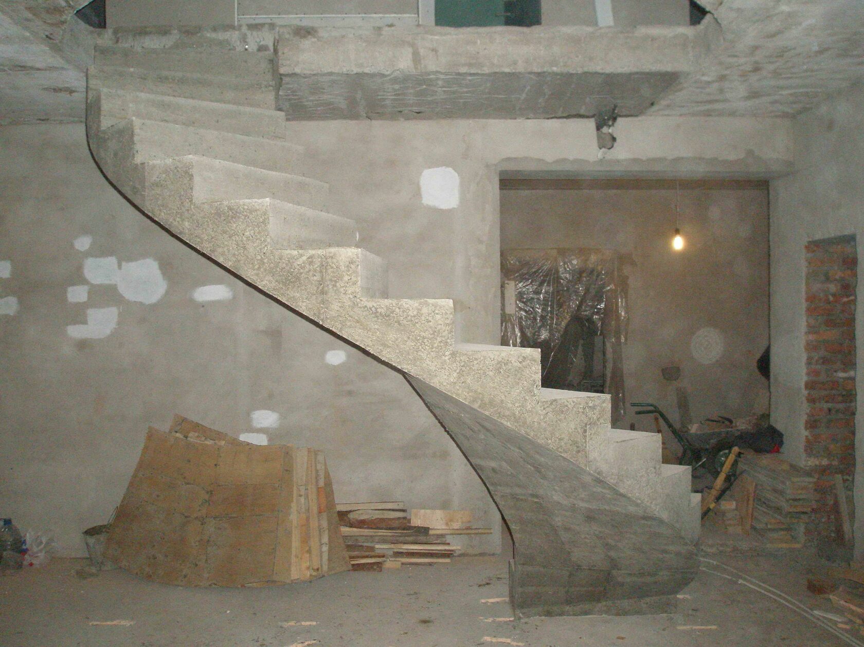 Отделка лестниц из бетона