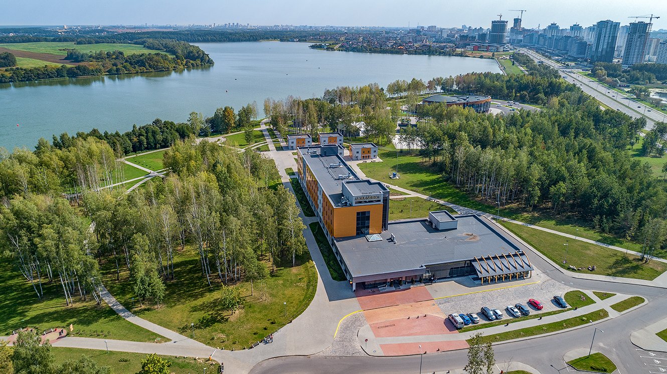 Аква минск. Аква Минск отель. Минск водохранилище. Район водохранилища Дрозды Минск.