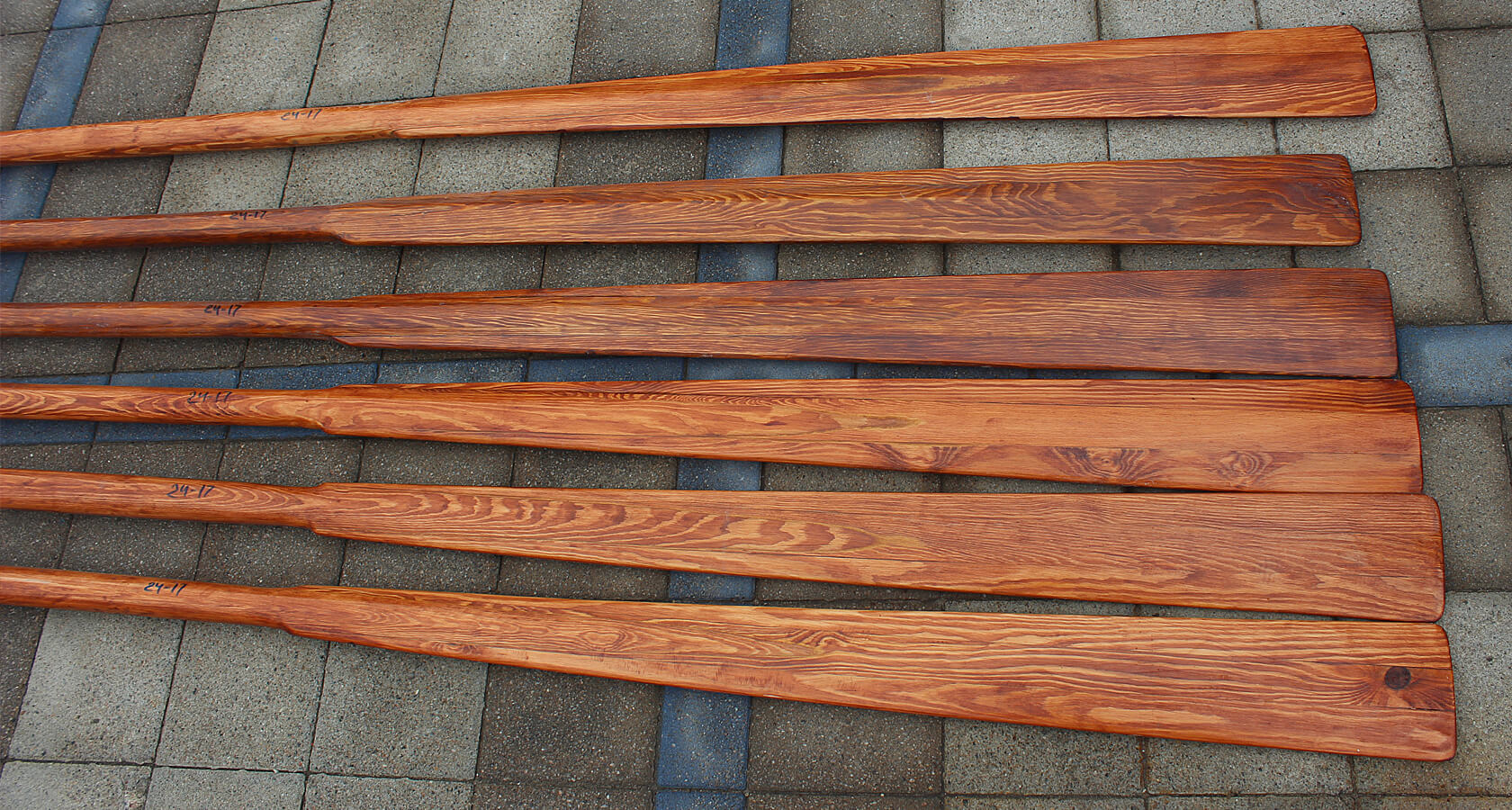 Весла деревянные лакированные