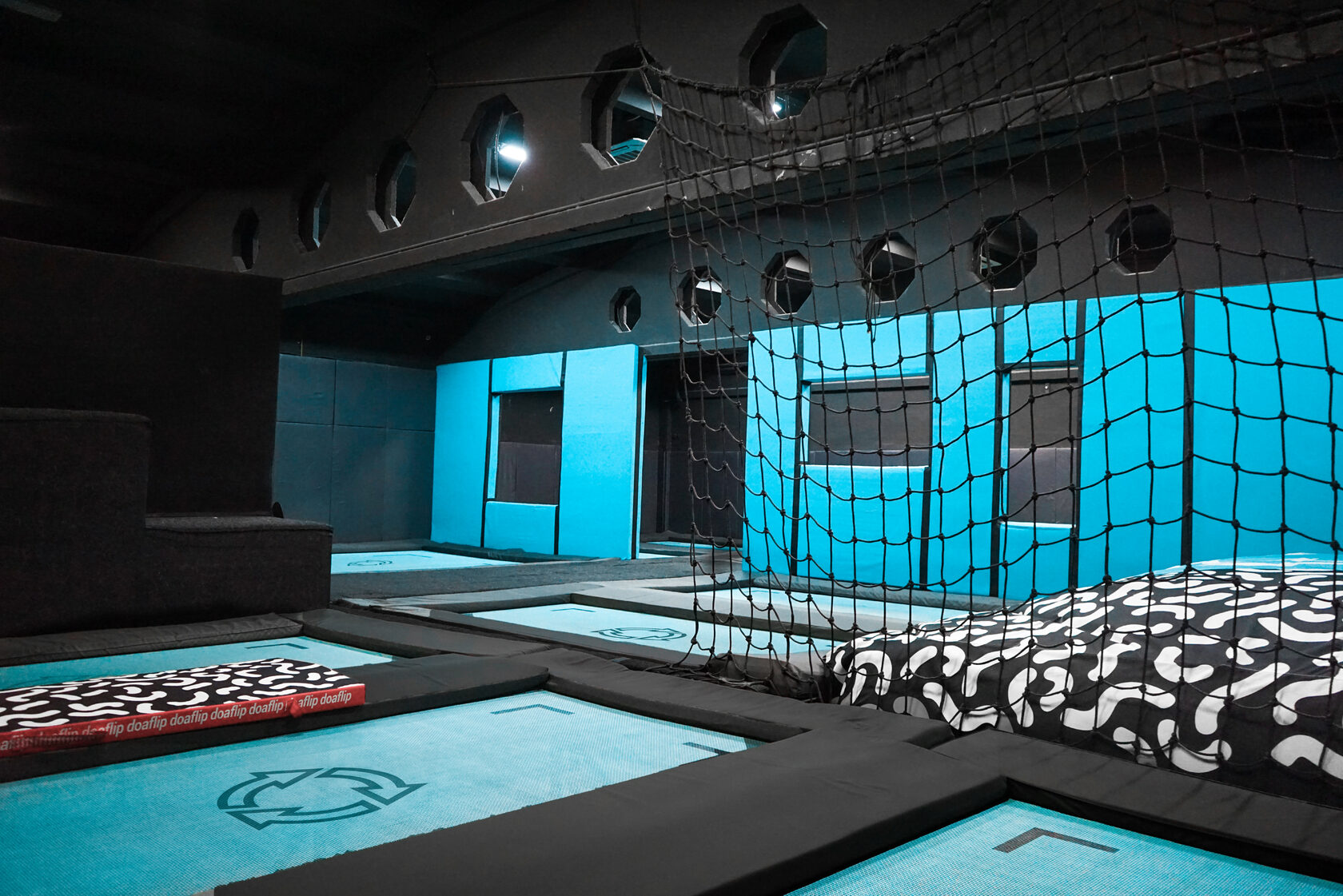 батутный центр маршала жукова 4. батутный центр doaflip москва смирновская 25с1. батутный центр в москве doaflip. батутный центр doaflip смирновская. Doaflip москва.