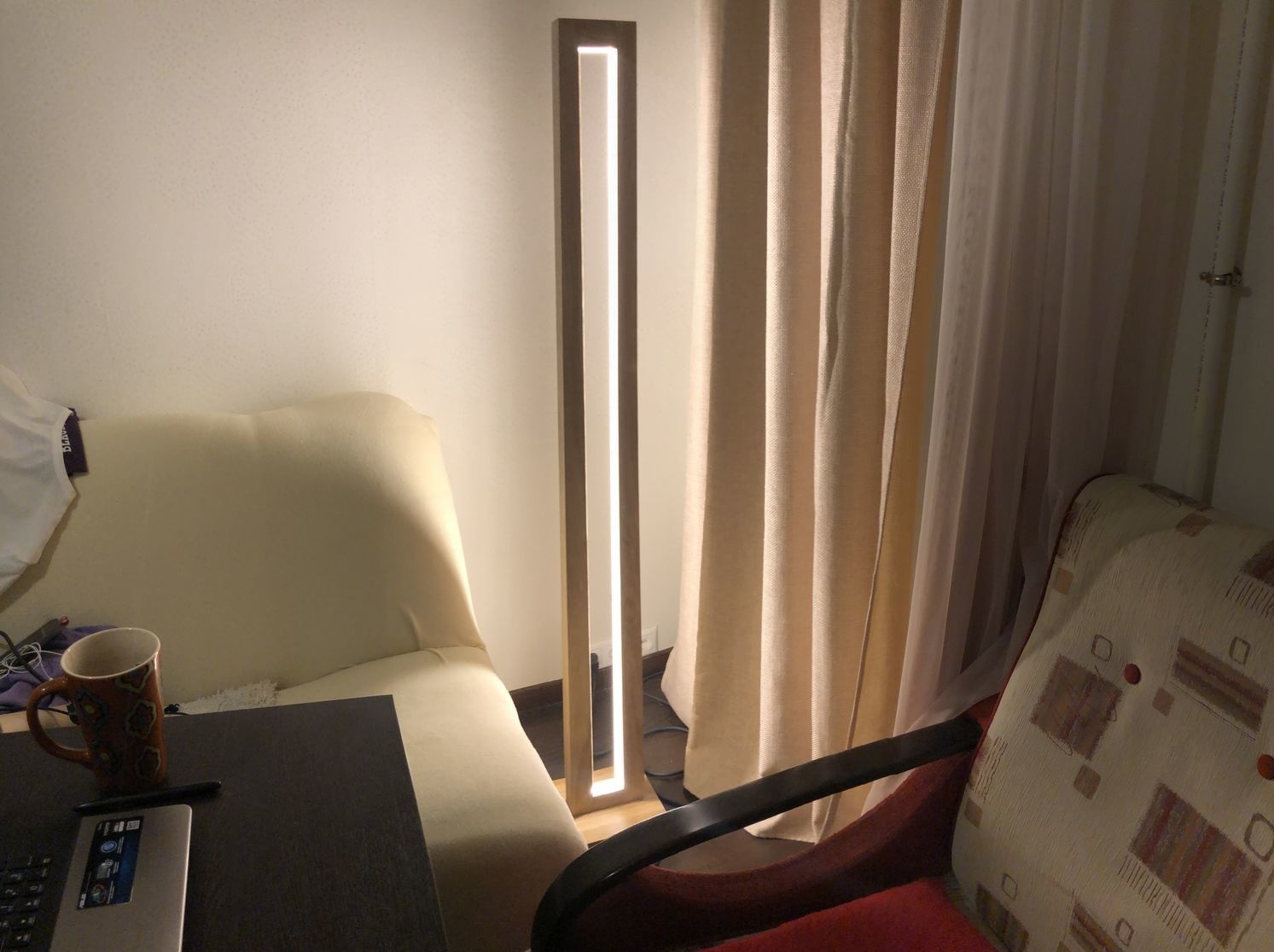 напольный деревянный светильник, деревянный напольный светильник в спальню,